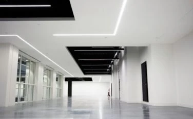 Trimless lineáris világítás modern mennyezetekhez